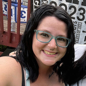 Meet your Posher, Lorraina